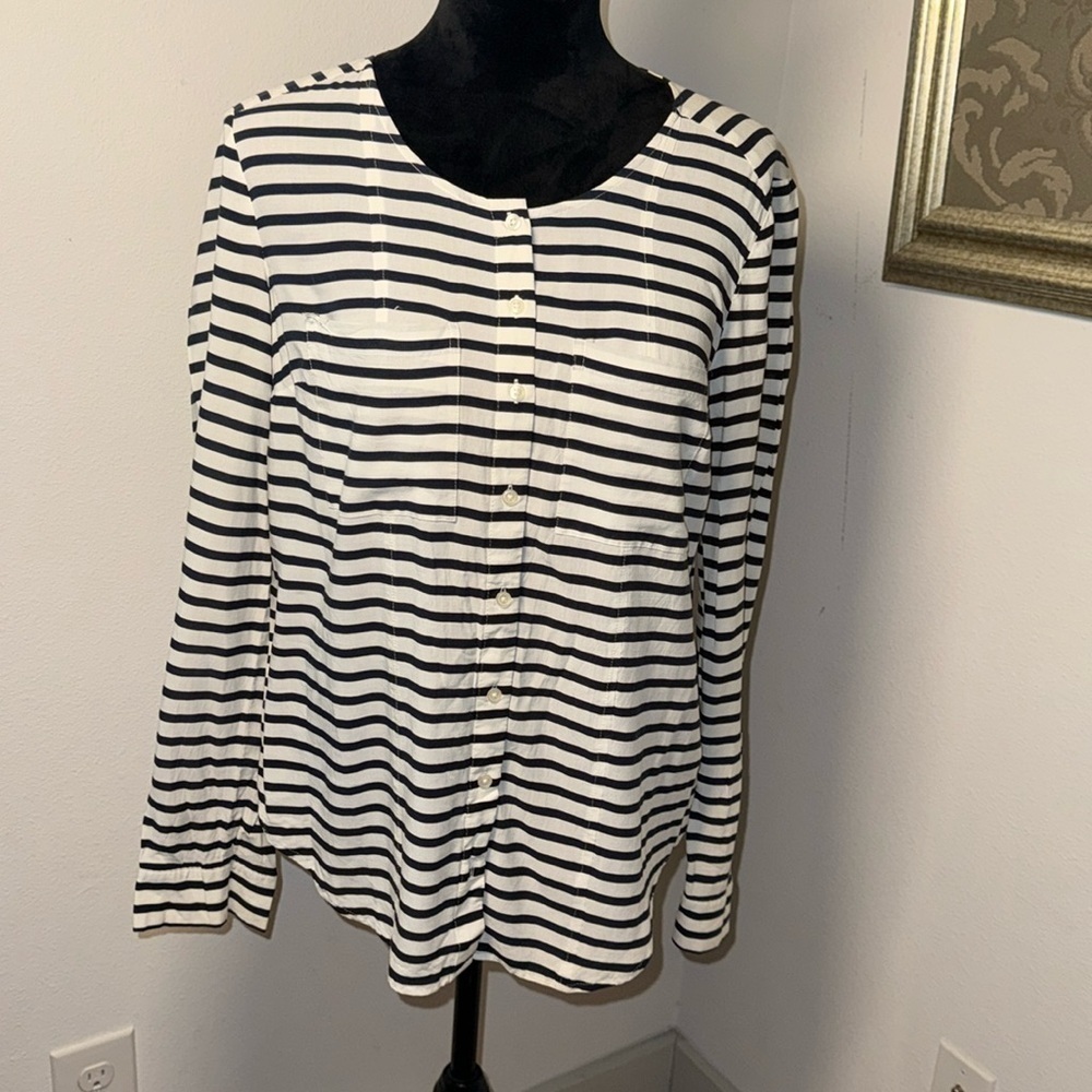 Ann Taylor stripe white long sleeves buttoned down women’s shirt blouse Sz S